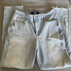 Hollister Light Wash Jeans - Ultra High Rise Mom Jeans